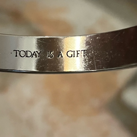 MFIL My Flat In London Silver Tone and Blue Enamel 3 Bows Bracelet - Picture 5 of 8